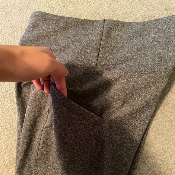 NWOT Gray Balance Collection Leggings with Pockets - Picture 4 of 6